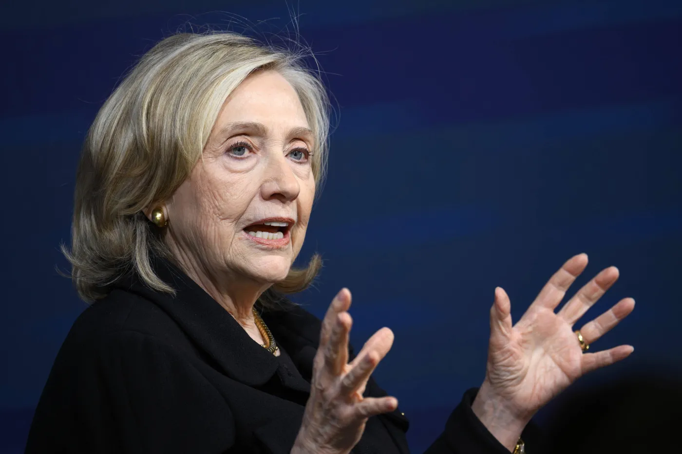 Clinton ostro o Trumpie: Zdradził Zachód. Zdradził wartości ludzkie. Zdradził Kartę NATO, Kartę Atlantycką i Powszechną Deklarację Praw Człowieka