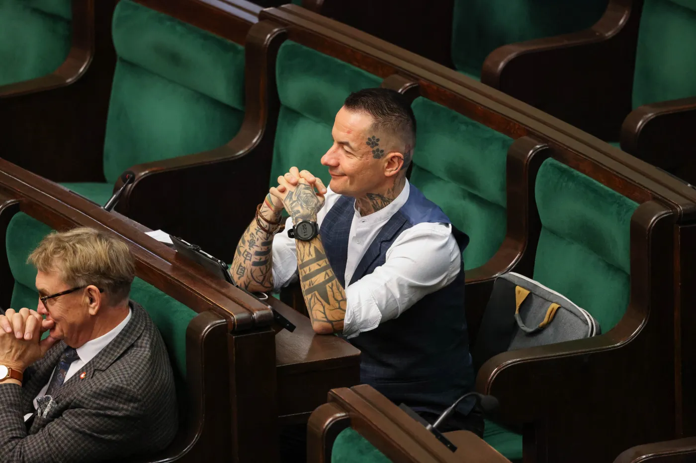 Poseł Marcin Józefaciuk wszedł do MEN na kontrolę w sprawie prac domowych. Odesłali go... na Facebooka