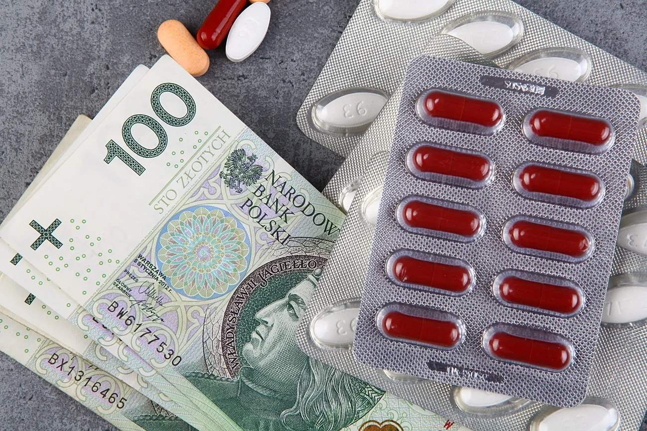 Jest akt oskarżenia przeciwko grupie handlującej nielegalnymi lekami. Ściągali półprodukty z Chin