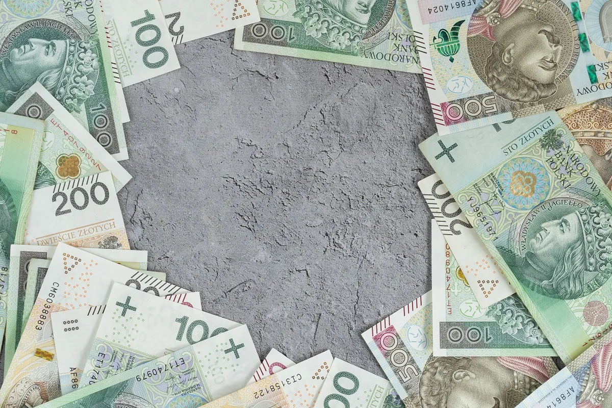 banknoty pieniądze polska kontura polski mapa kasa wynagrodzenia zarobki