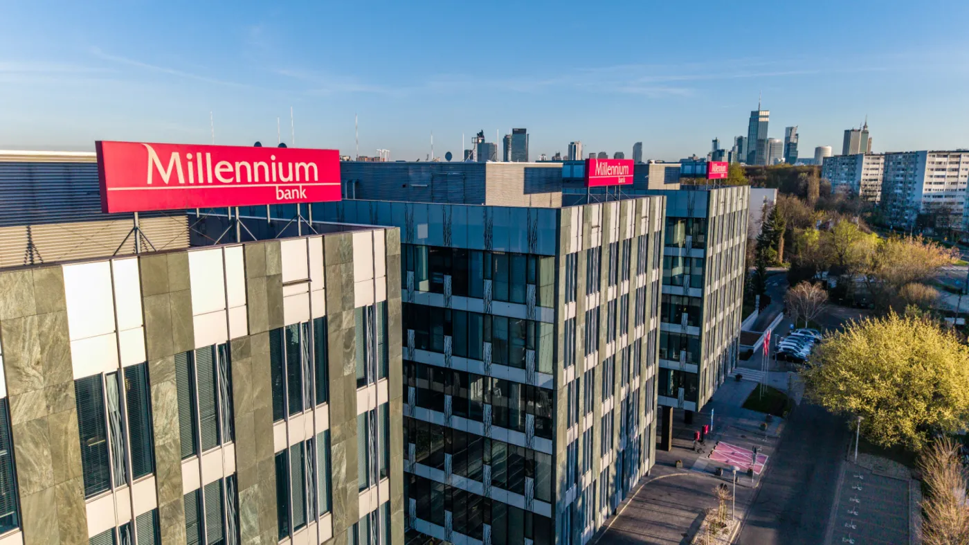 Bank Millennium, siedziba i logo