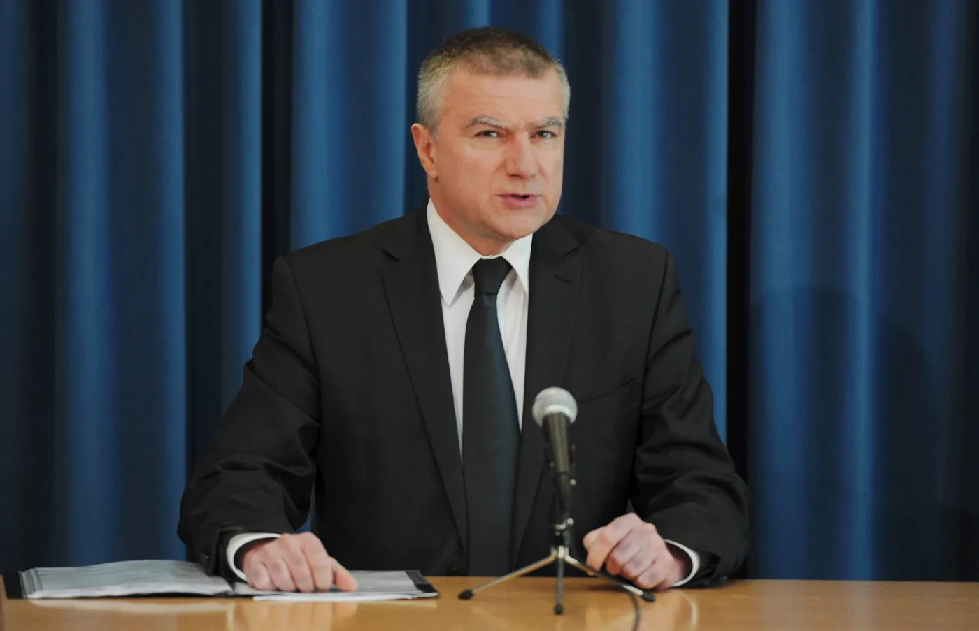 Minister sprawiedliwości ma w nosie literę prawa. Graś tego nie pochwala