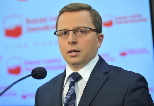 SLD zorganizuje własną debatę ekonomiczną. Zaprosi Belkę i Hausnera