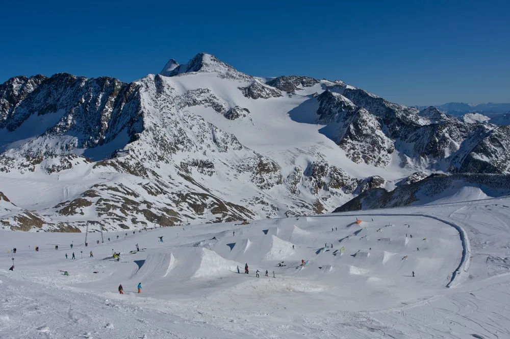 1107165-snowpark-stubaier.jpg