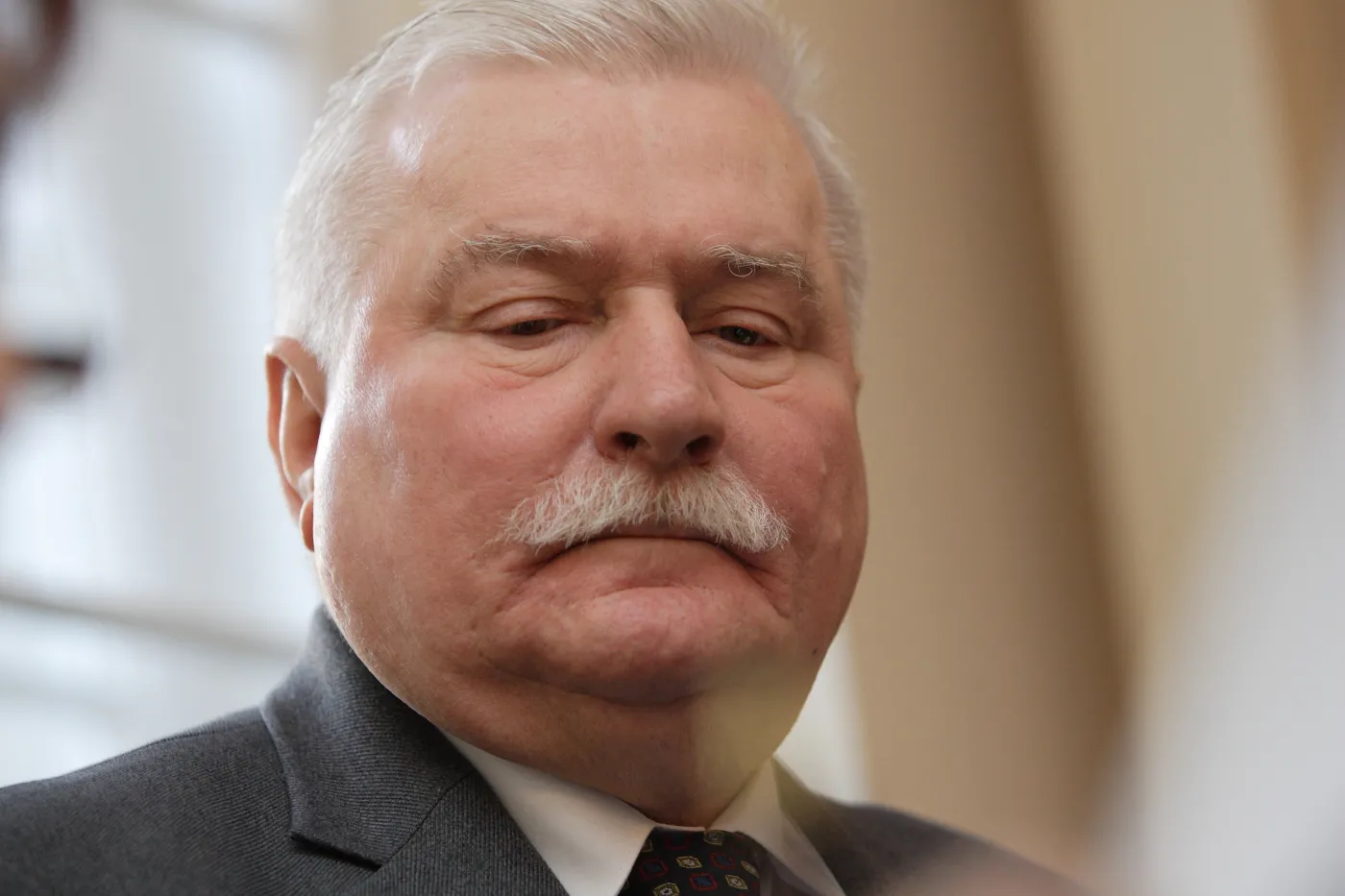 Wałęsa o Komorowskim: Przydałby się nam prezydent, który by nie tylko głaskał wszystkich po główkach