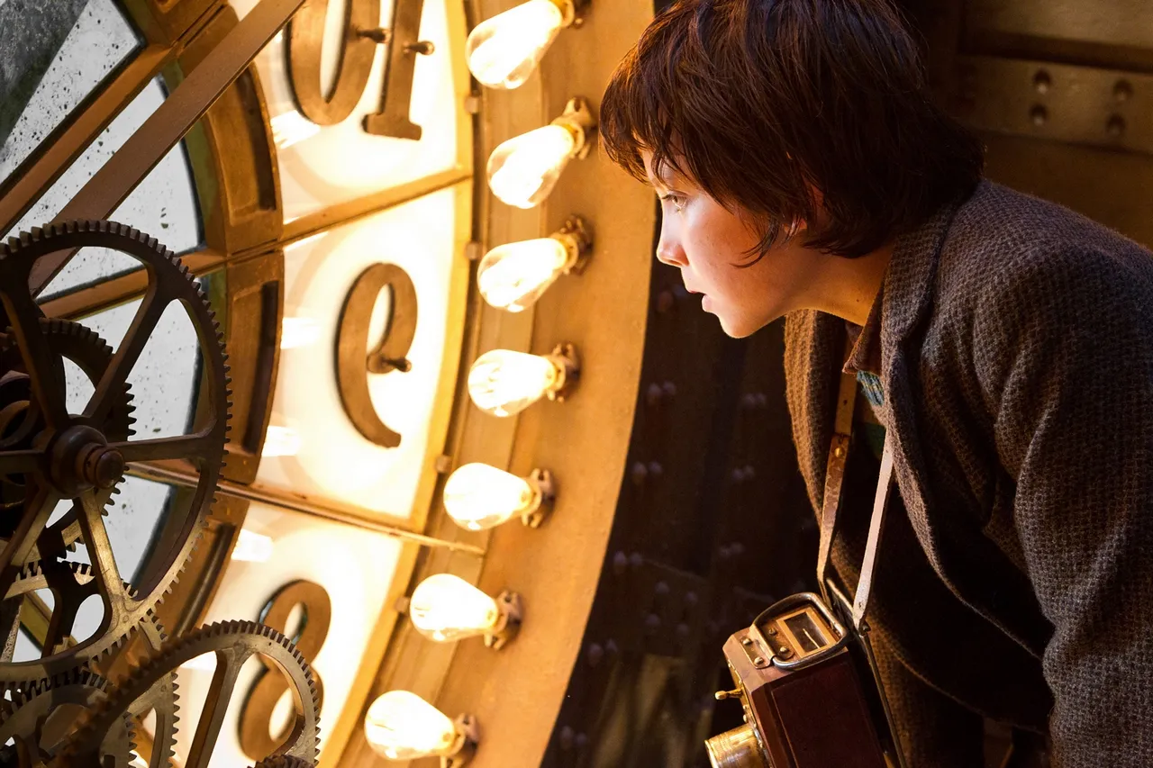 1174293-asa-butterfield.jpg