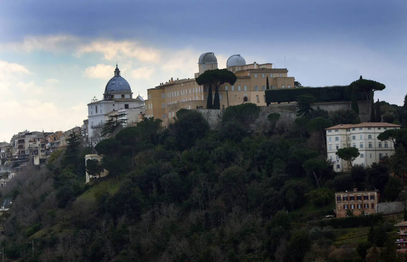 1227142-castel-gandolfo1.jpg