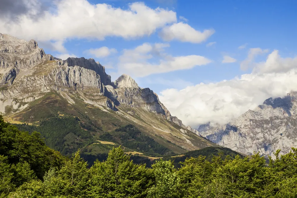 1276439-picos-de-europa.jpg