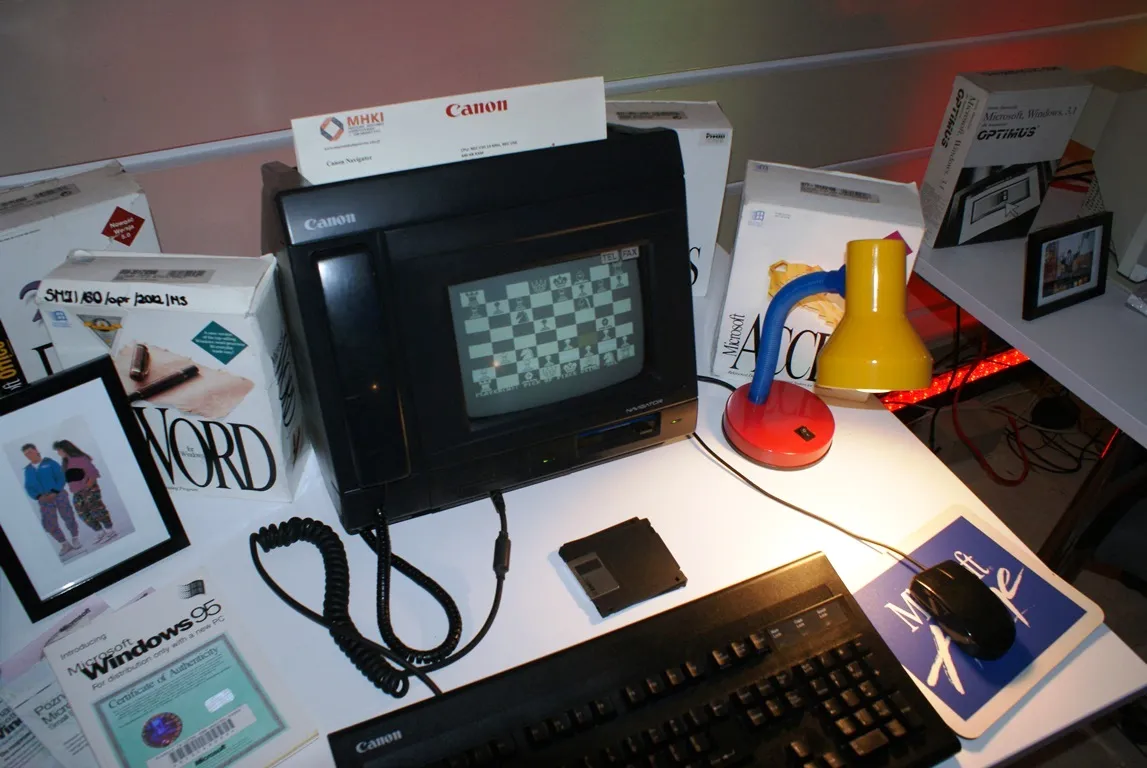 1526936-canon-navigator.jpg