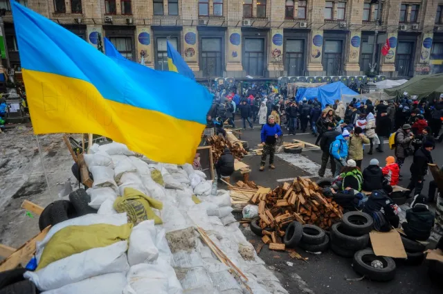 Kilkanaście osób, w tym dziennikarze i były szef MSW Ukrainy, zostało rannych w starciach z policją na Ukrainie