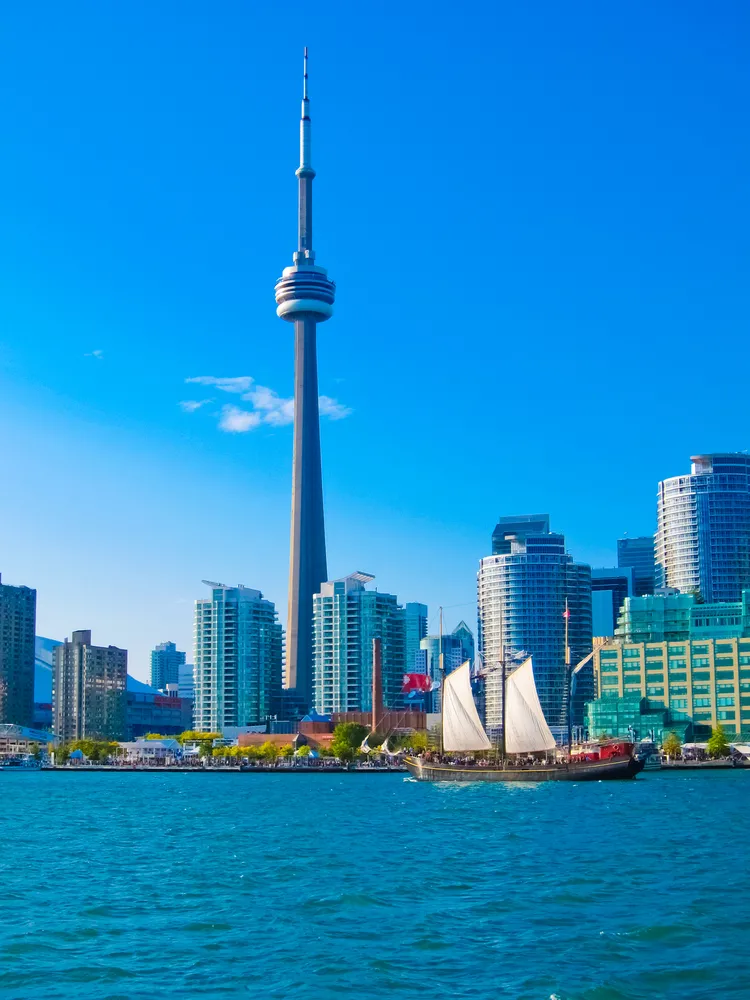 Największe atrakcje turystyczne w Kanadzie - CN Tower w Toronto