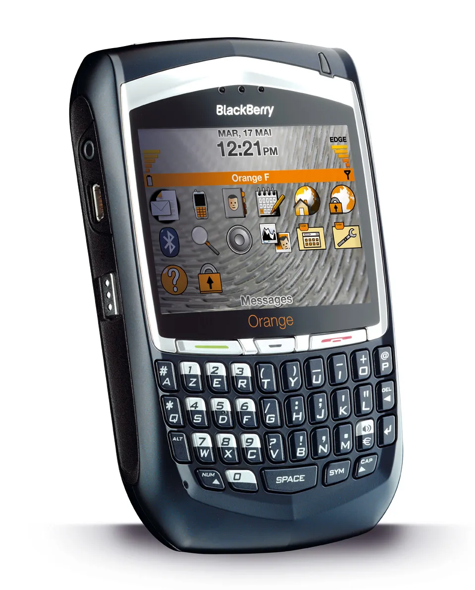 1398453-blackberry-8700.jpg