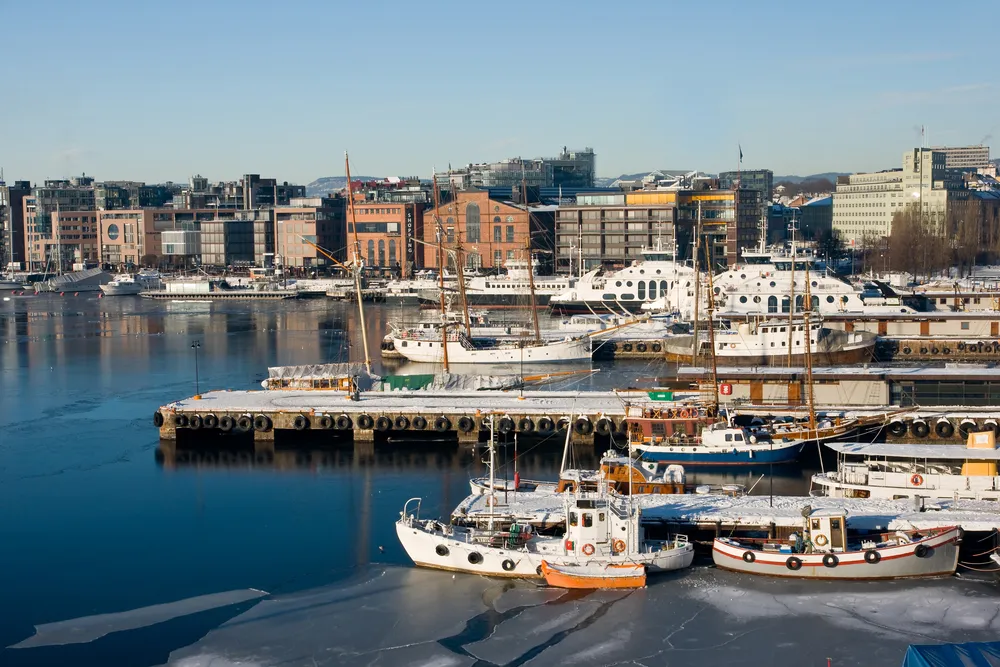 1489794-aker-brygge-w-oslo.jpg