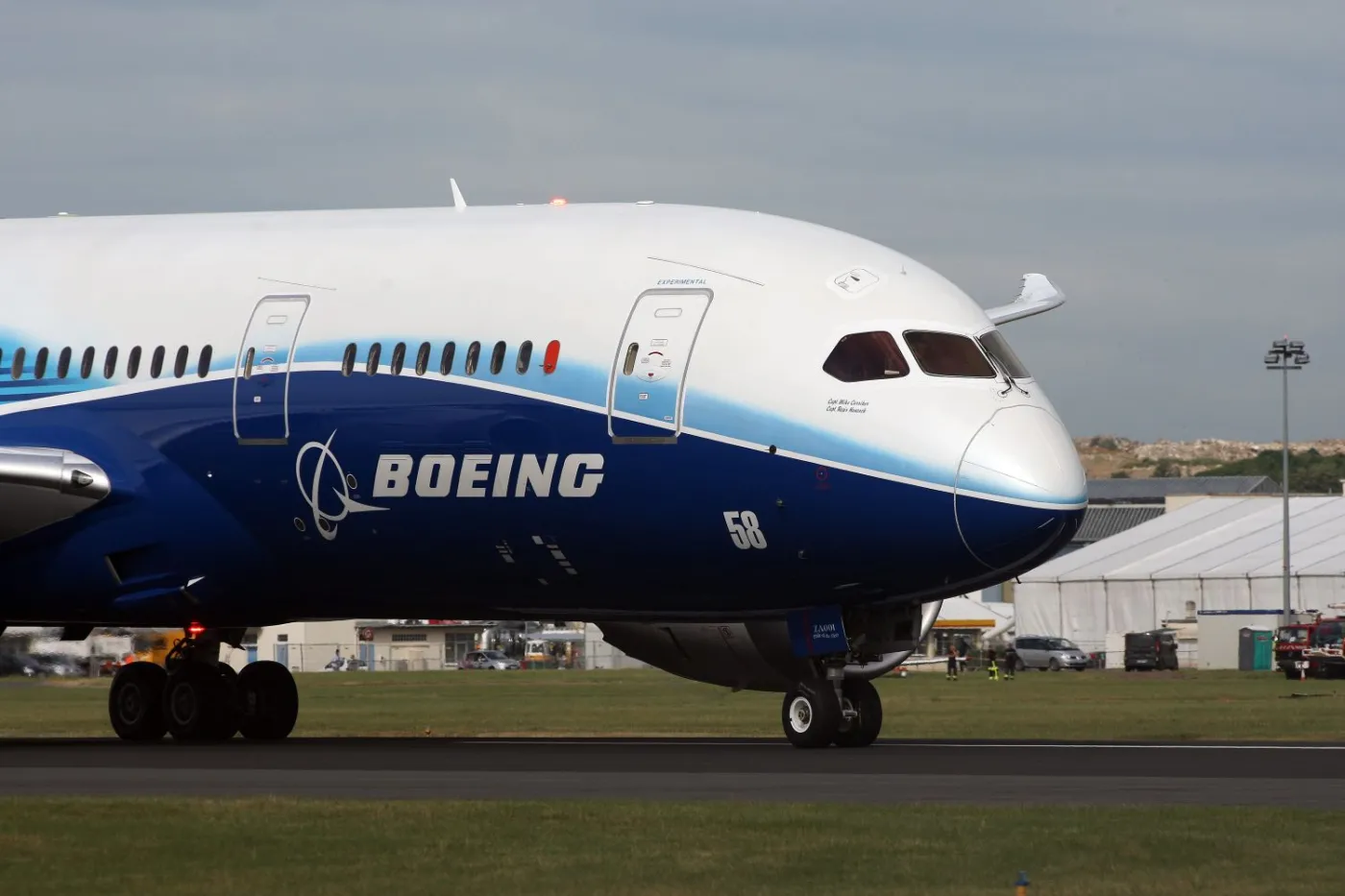 Najnowocześniejszy samolot świata Boeing 787 Dreamliner na 49. Air Paris Show 