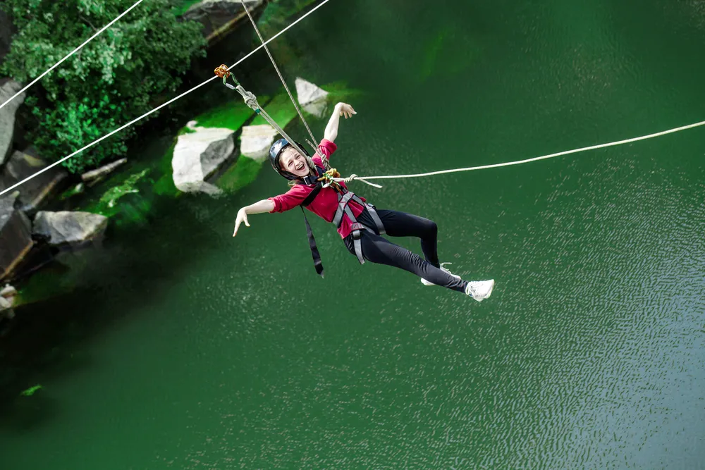 2083882-canopy-zip-line.jpg