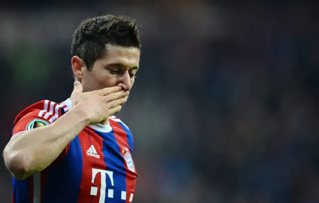 Lewandowski w szpitalu po meczu z Borussią: Mógł doznać pęknięcia kości twarzowej
