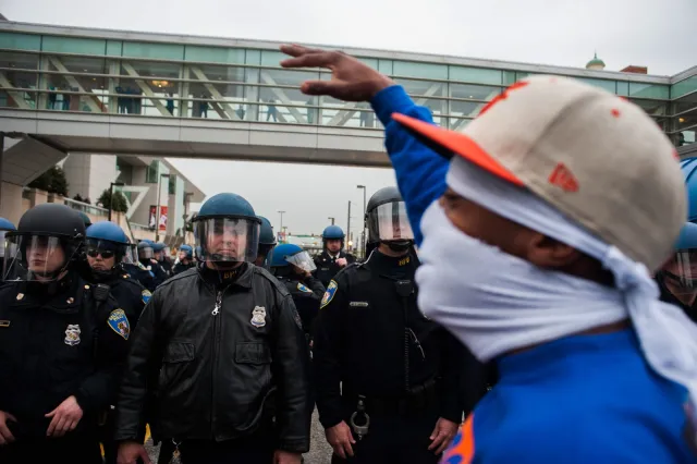 12 osób zatrzymanych po zamieszkach w amerykańskim Baltimore