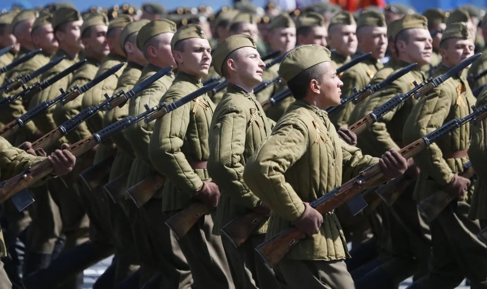 Putin na Paradzie Zwycięstwa: Hitlerowska awantura lekcją dla świata