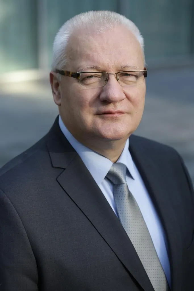2251325-waldemar-piorek.jpg