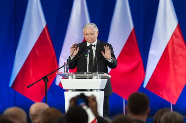 Zgoda na prawicy. Kaczyński podpisał porozumienie z Gowinem i Ziobrą