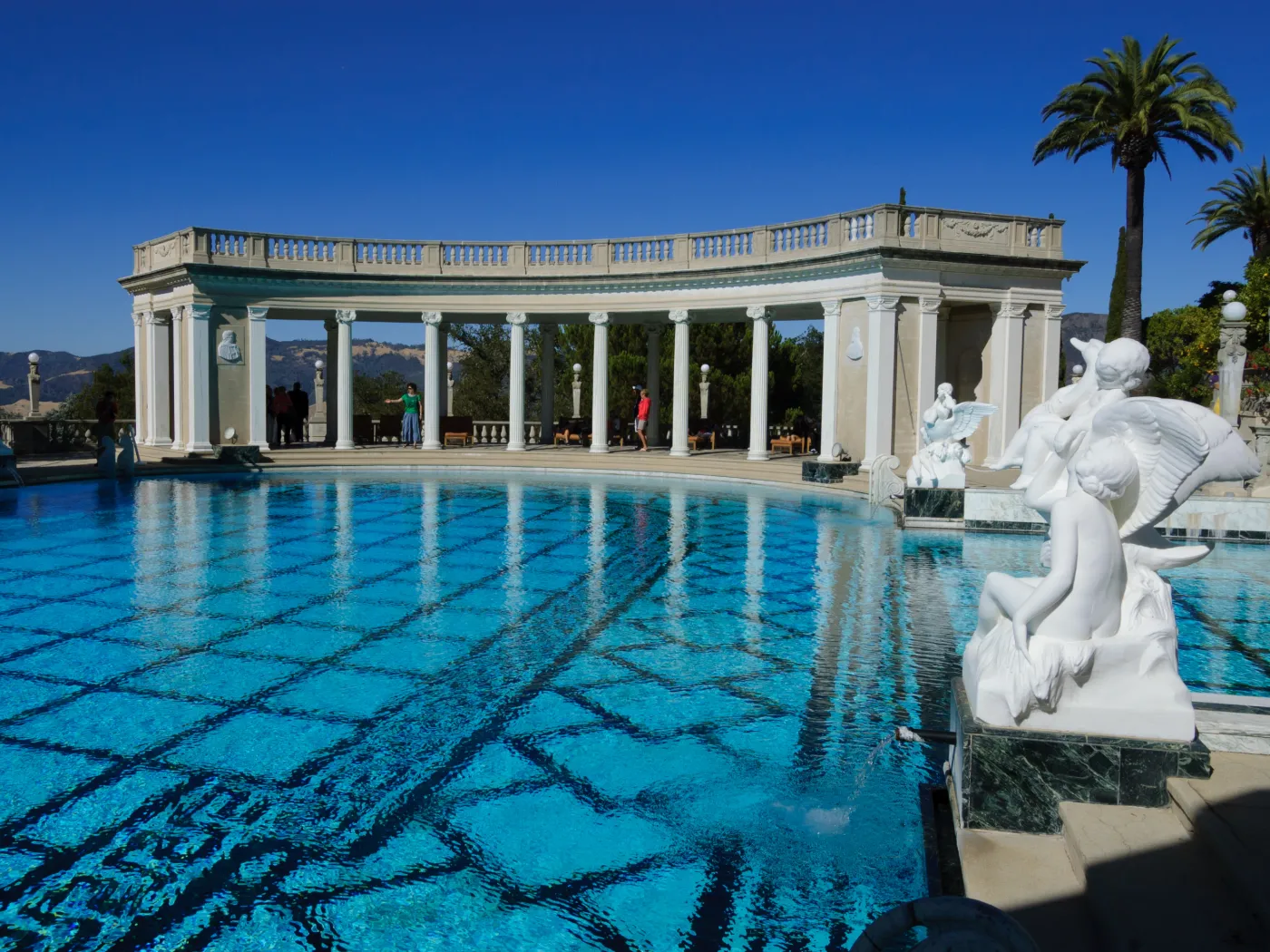 1972271-fot-hearstcastle.jpg