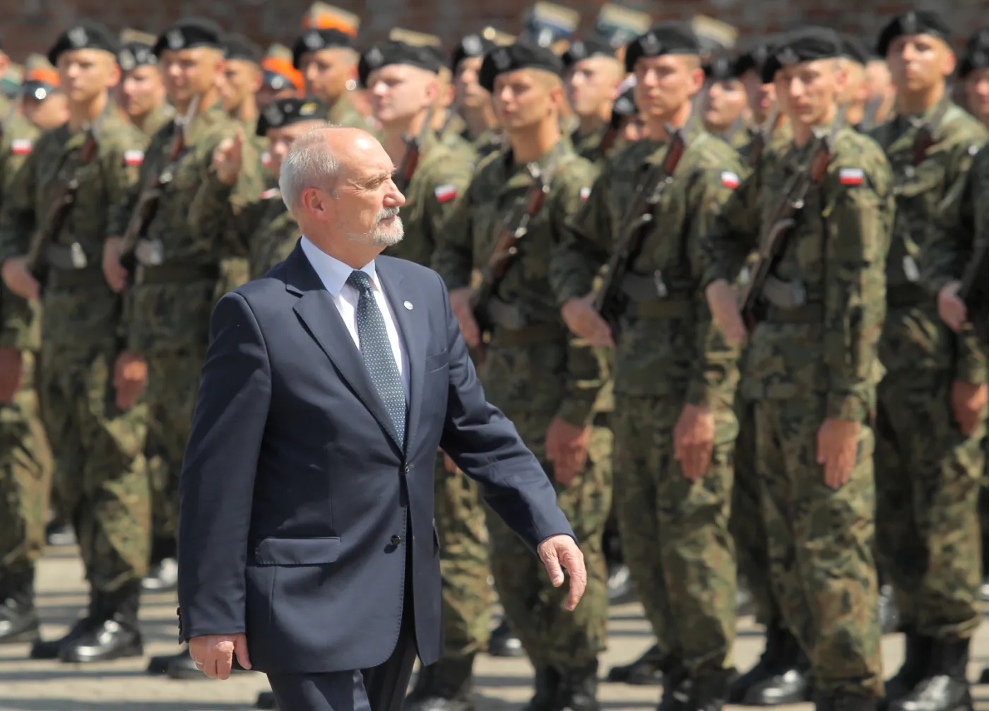Macierewicz na przysiędze: To nowa polska armia, która obroni Polskę