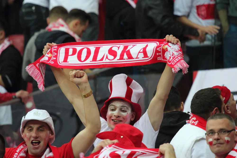 Flagi na samochodach nie łamią przepisów