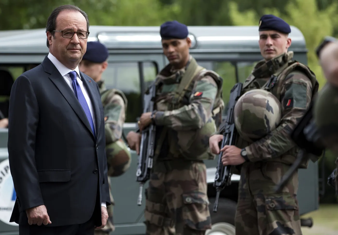 Francja: Hollande zapowiada powołanie Gwardii Narodowej