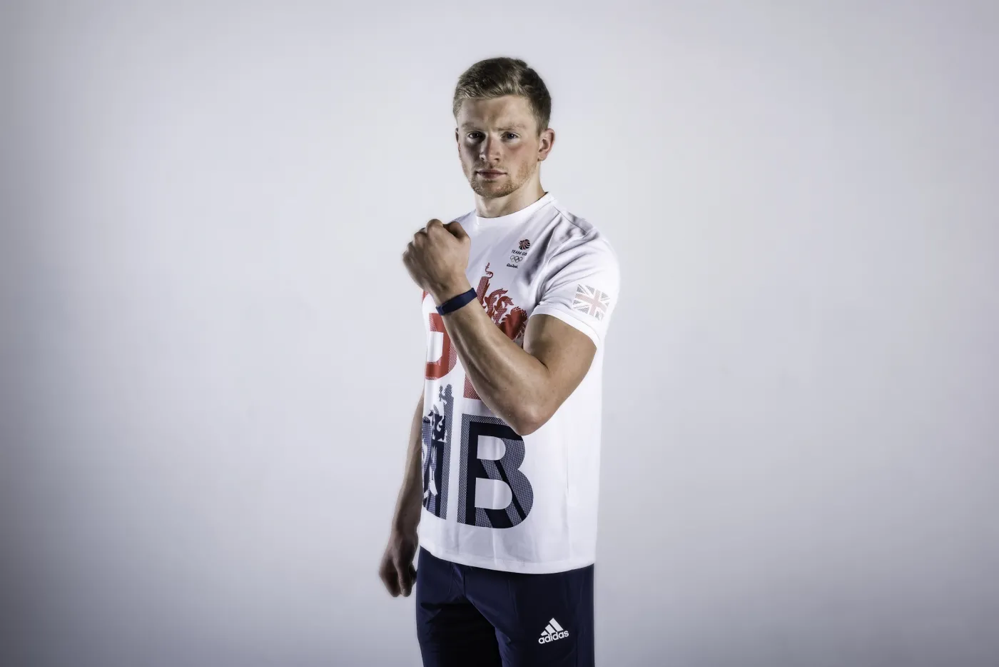 Opaska Visa, na zdj. Adam Peaty, brytyjski pływak