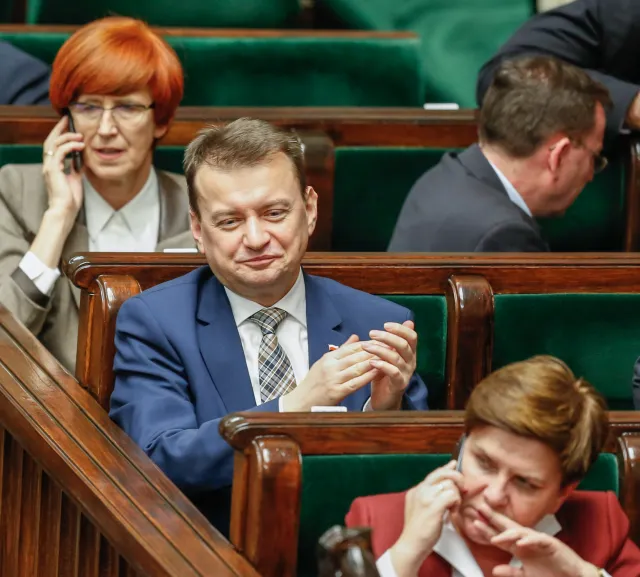 Błaszczak o odebraniu ochrony BOR byłym prezydentom: Na mocy ustawy są chronieni tylko na terytorium Rzeczpospolitej Polskiej. Prawa trzeba przestrzegać