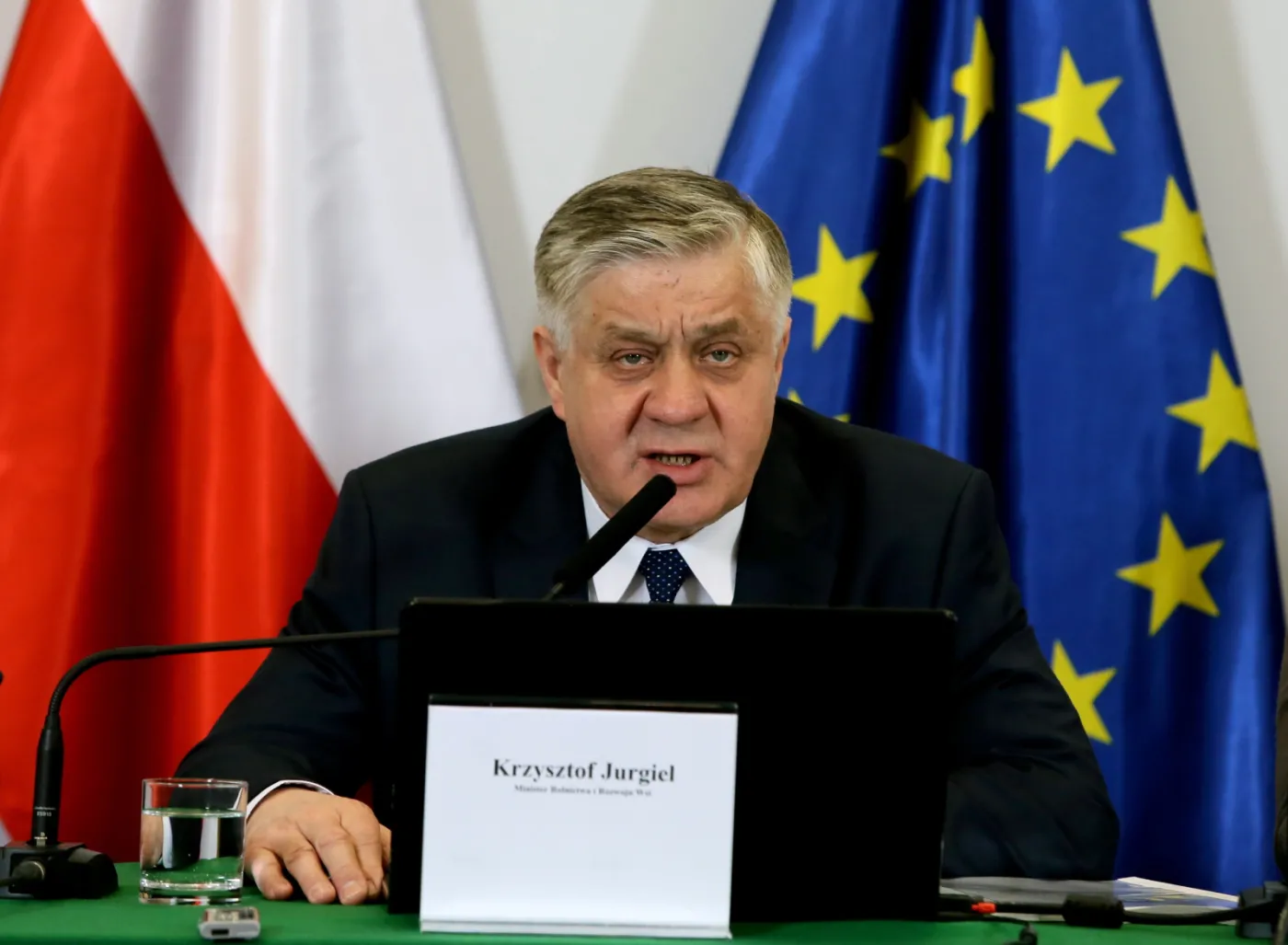 Jurgiel: KE nie może nakazać sprzedaży państwowej ziemi