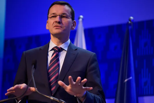 PiS czyli Prezenty i Skubanko. Za niższy wiek emerytalny i kwotę wolną zapłacimy podwyżką podatków
