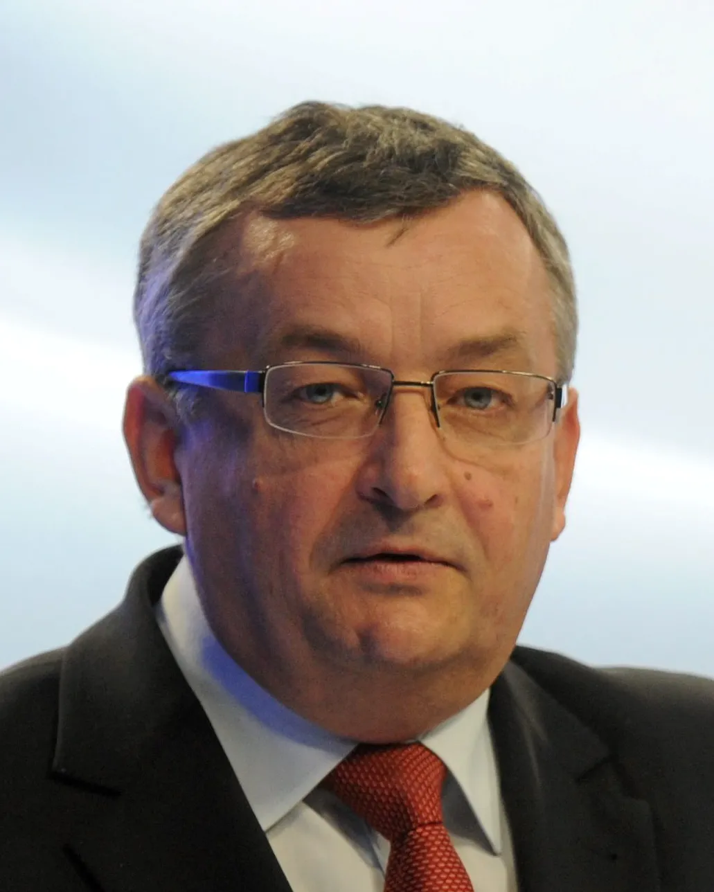2369015-andrzej-adamczyk.jpg