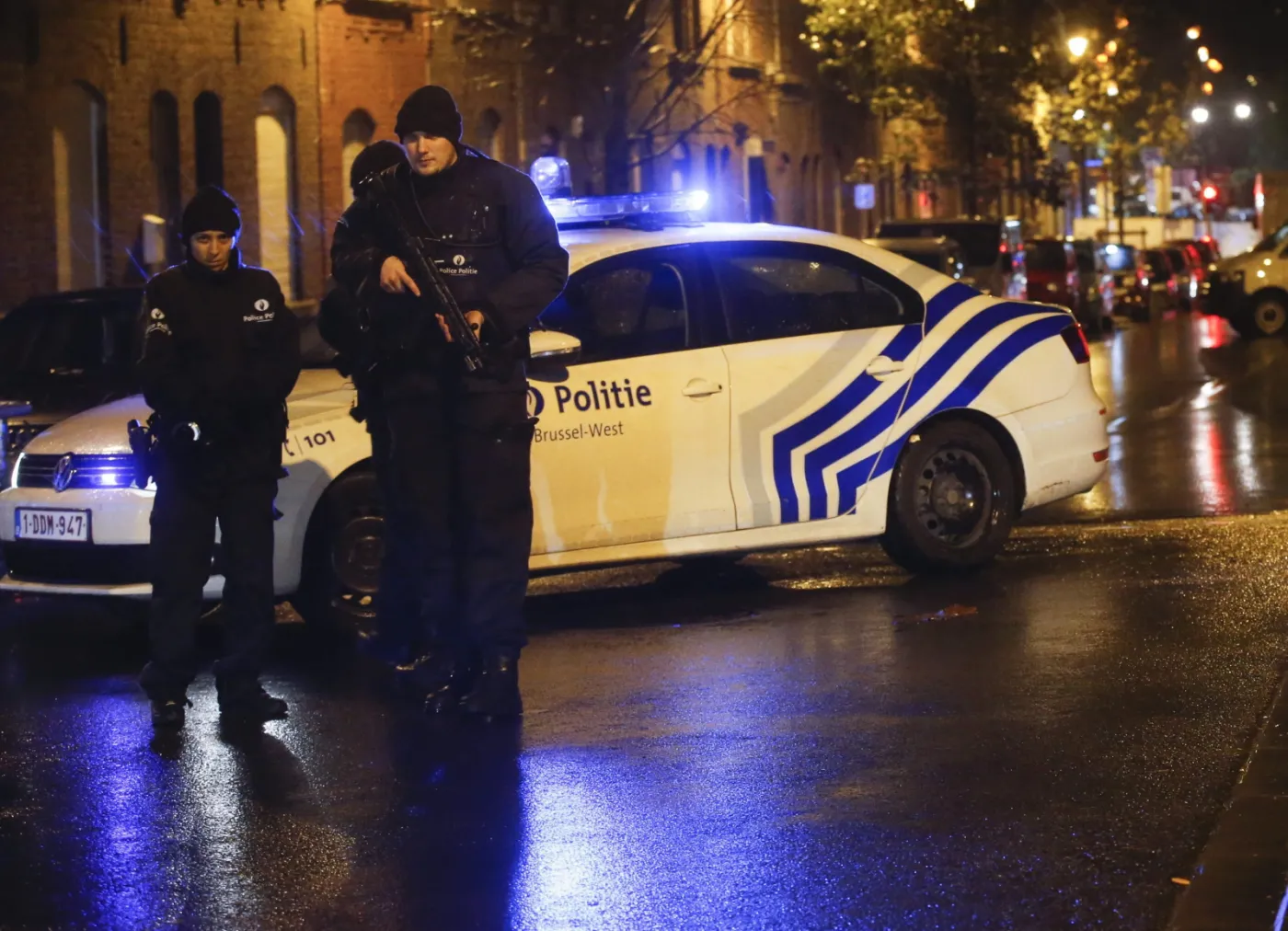 Trop paryskich zamachów prowadzi do brukselskiej dzielnicy Molenbeek