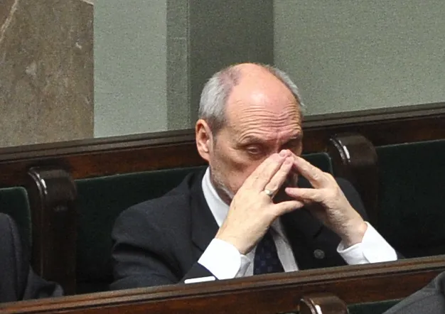 Macierewicz zawiadamia prokuraturę ws. byłego szefa Centrum Eksperckiego NATO