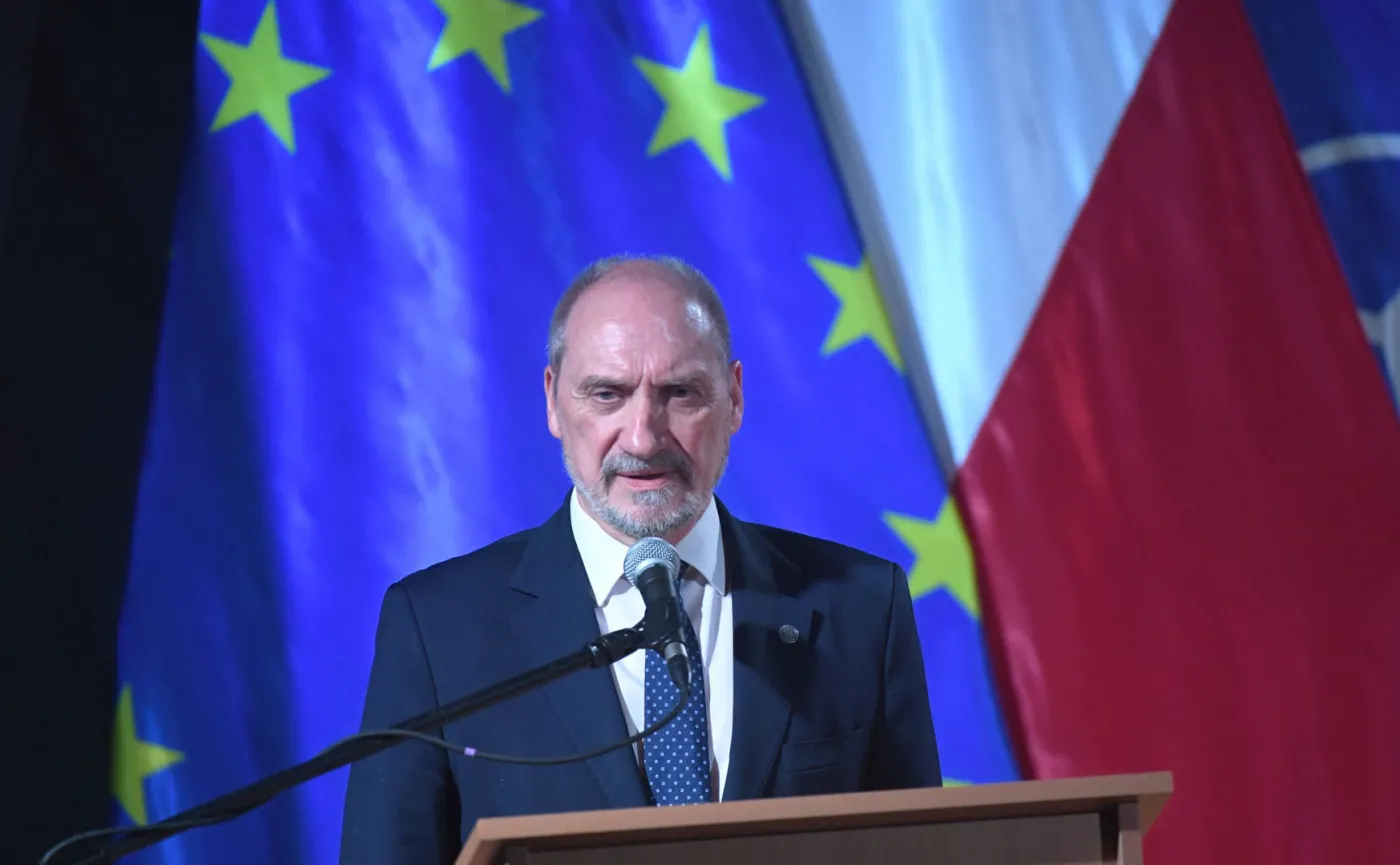 Macierewicz rozmawiał z sekretarzem obrony USA o bezpieczeństwie