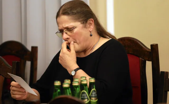 Komisja etyki zwróciła uwagę Krystynie Pawłowicz za użycie przemocy wobec posłanki PO