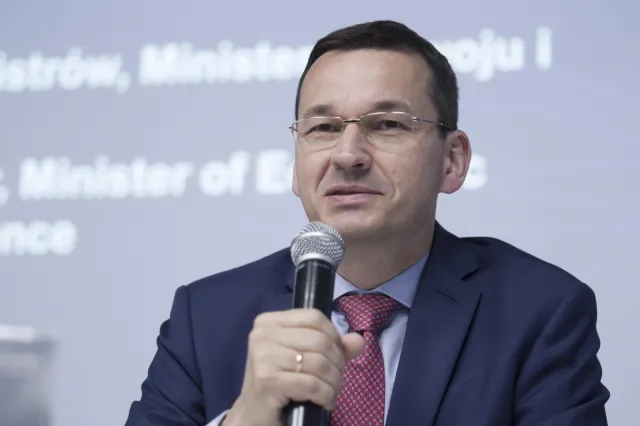 Pozycja Morawieckiego słabnie. Po teście w spółkach czas na egzamin z budżetu