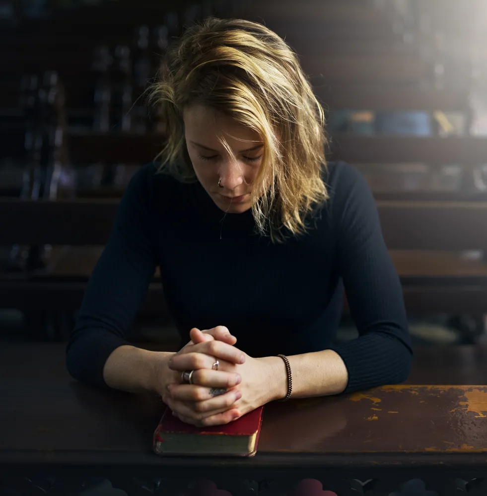 CBOS: Kółka różańcowe najpopularniejsze wśród wspólnot religijnych w Polsce