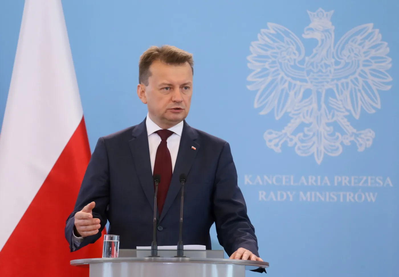 Błaszczak radzi radnemu, który chce przyjąć uchodźców: Niech przyjmie rodzinę czeczeńską