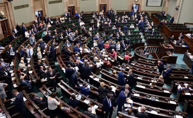 Sejm mocno kończy sezon: Zmiany w KRS i ustroju sądów powszechnych
