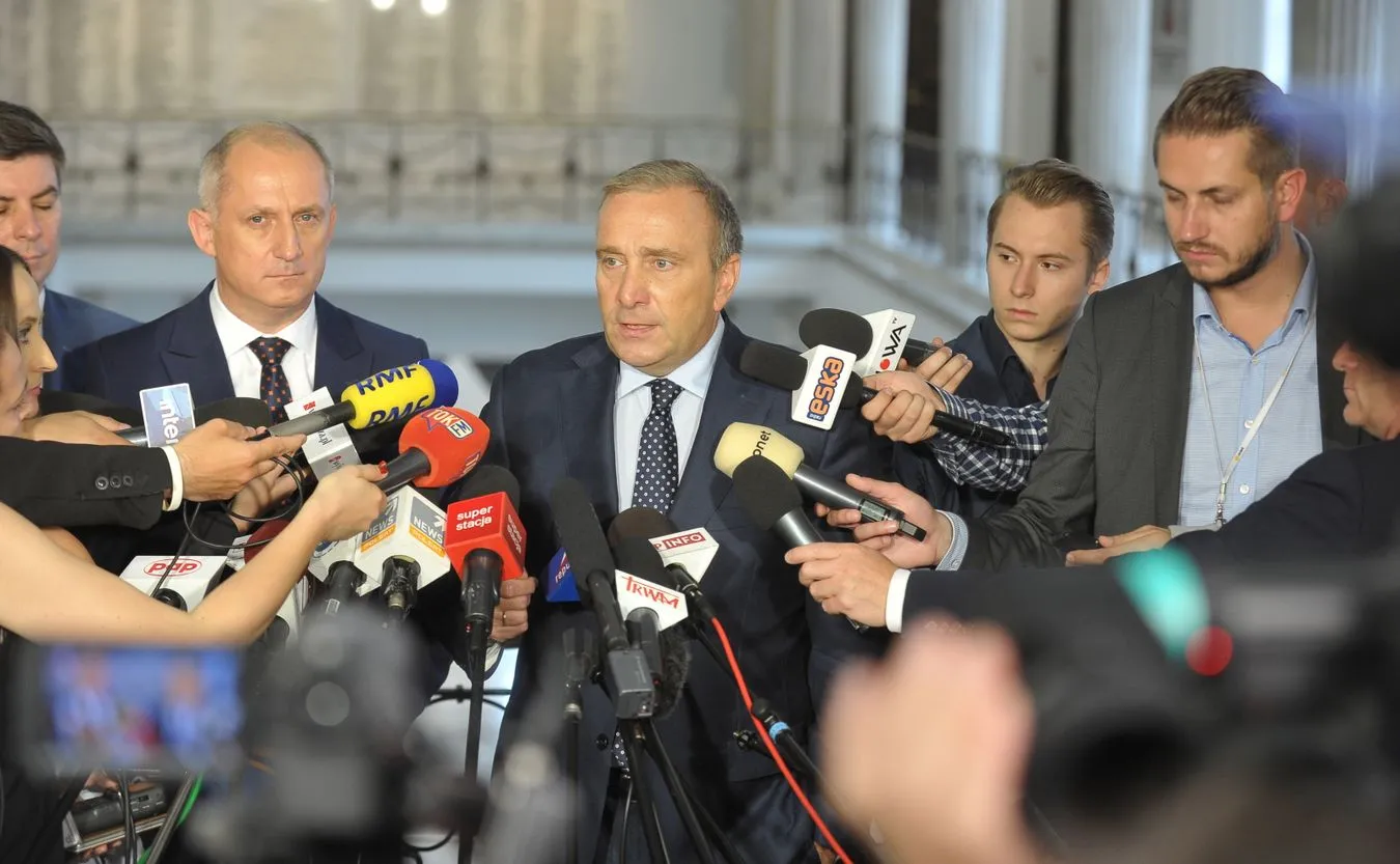 Schetyna: Kaczyński powinien zareagować na to co wydarzyło się w sejmie