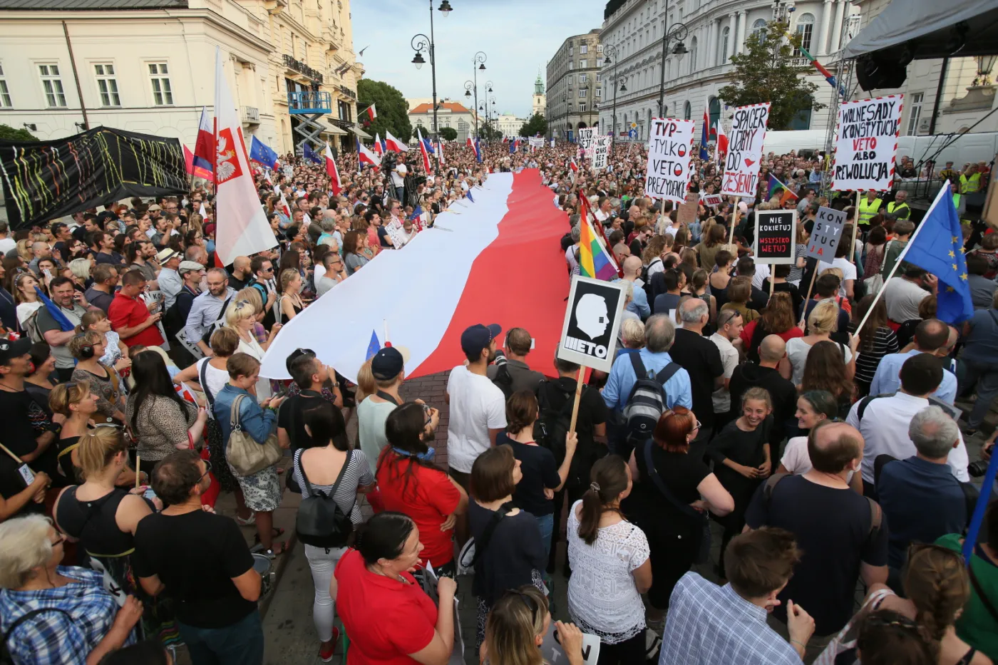 Więcej demokracji czy konstytucji?