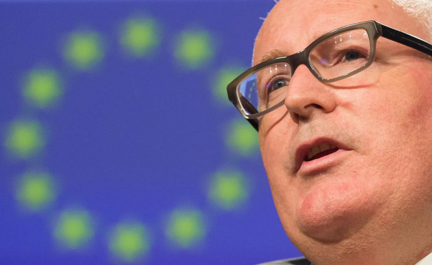 KE: Oferta dialogu jest aktualna. Timmermans może pojechać do Polski