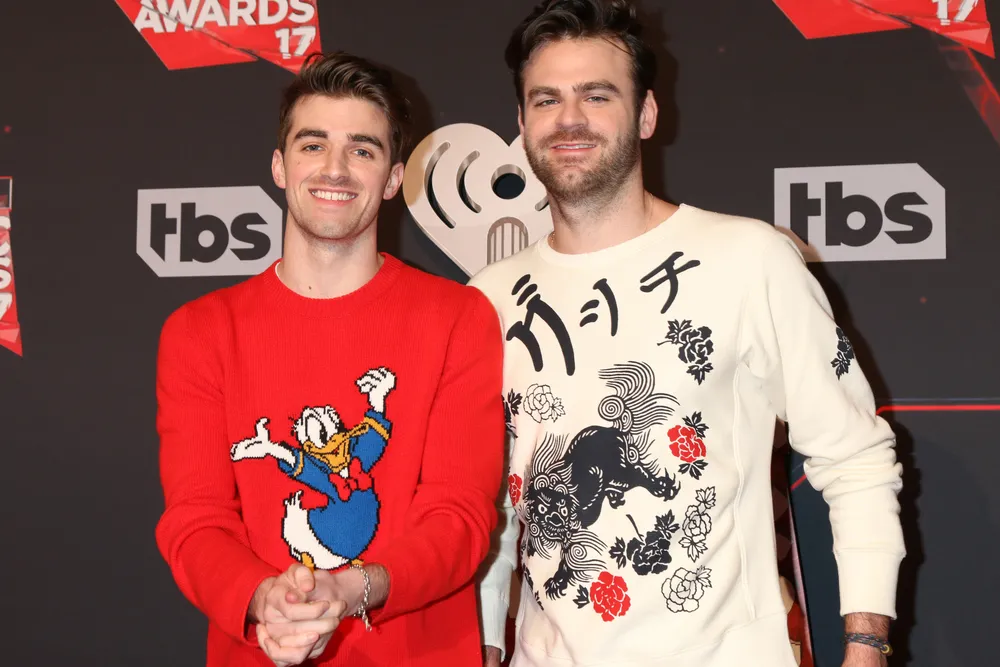 3050146-the-chainsmokers.jpg