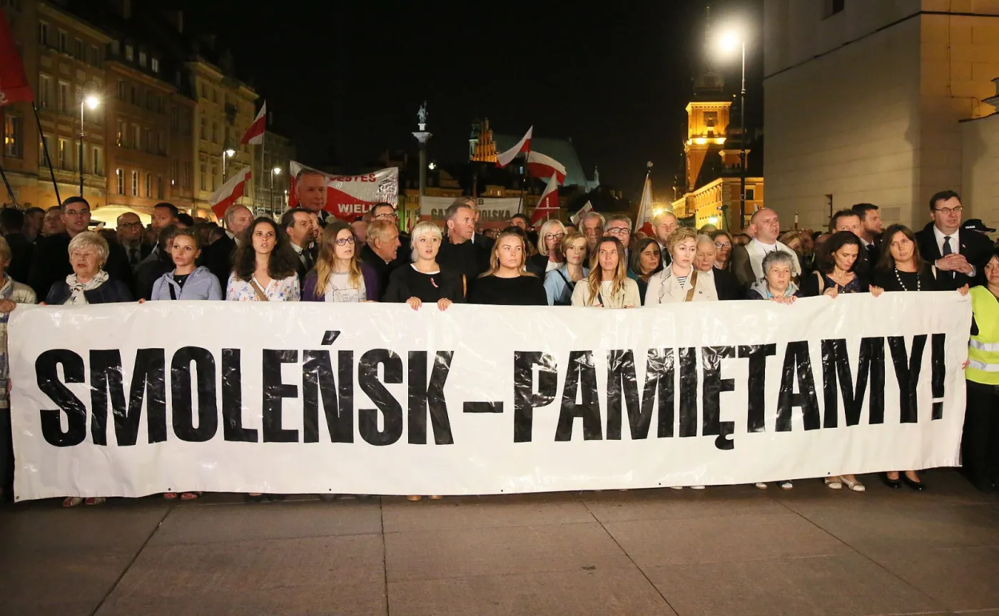 Prezes PiS podczas miesięcznicy smoleńskiej: Cierpliwość i konsekwencja zwycięża
