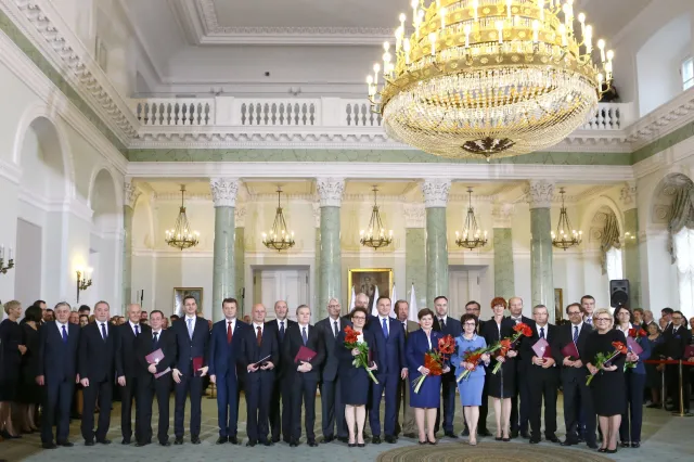 Dwa lata dobrej zmiany, czyli pełzająca rewolucja PiS