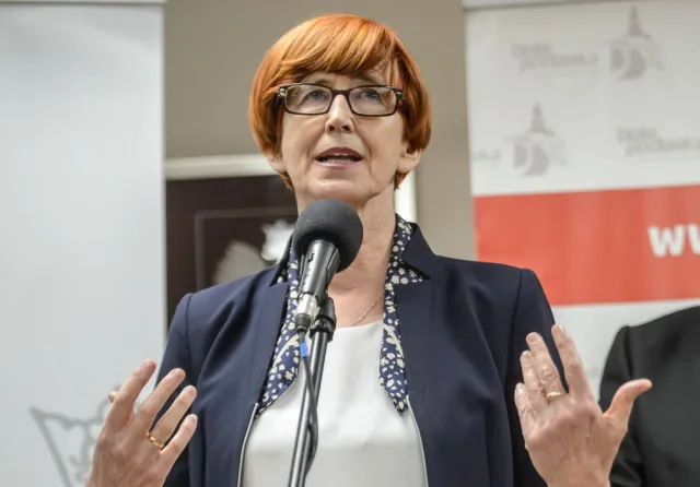 Rafalska: Mniej osób korzysta z pomocy społecznej. To nie zaskoczenie