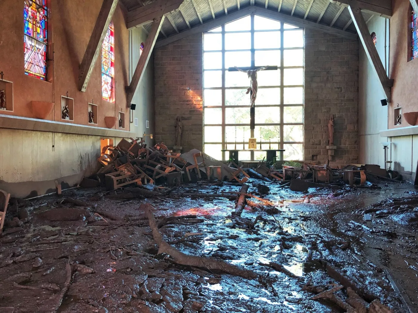 USA: 19 ofiar śmiertelnych lawin błotnych w Kalifornii