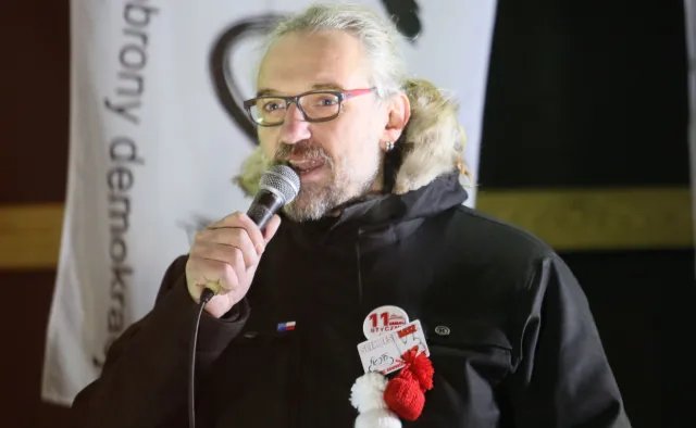 Faktury Kijowskiego. Kto odpowiadał za obsługę informatyczną w KOD?